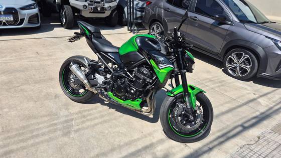 KAWASAKI Z900 